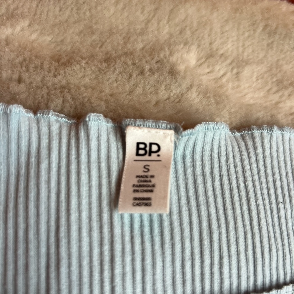 Light Blue Ribbed Tank Top - Picture 3 of 3